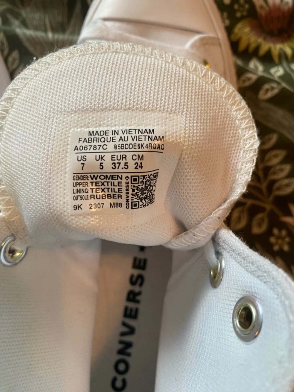 Converse shoes - Picture 14 of 16